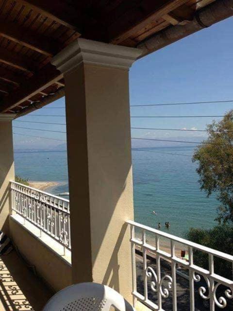 Ionian Mare Aparthotel Agios Ioannis Peristeron  Bagian luar foto