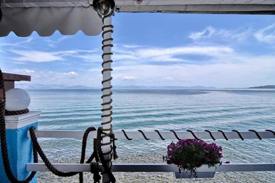 Ionian Mare Aparthotel Agios Ioannis Peristeron  Bagian luar foto