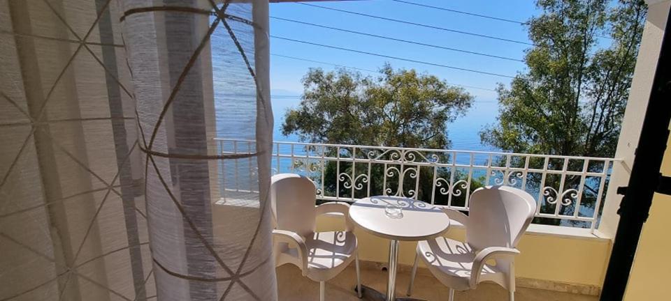 Ionian Mare Aparthotel Agios Ioannis Peristeron  Bagian luar foto