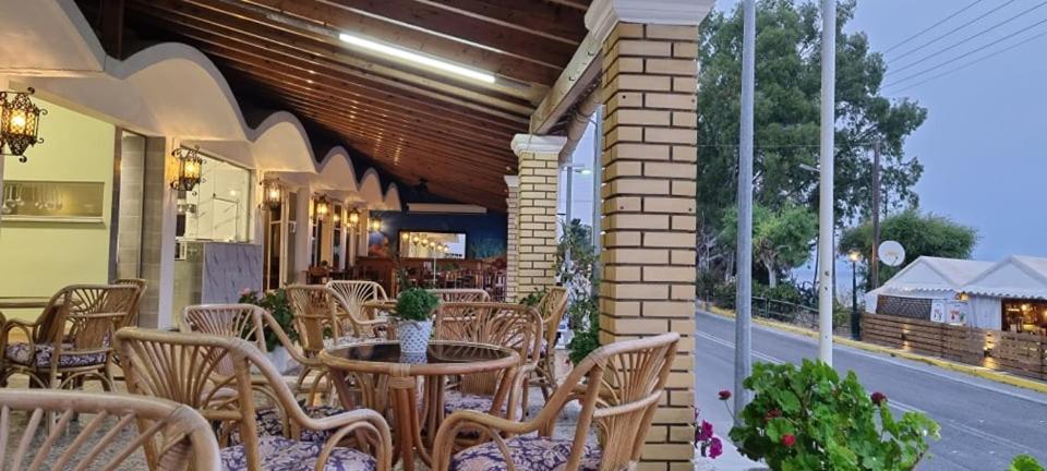 Ionian Mare Aparthotel Agios Ioannis Peristeron  Bagian luar foto