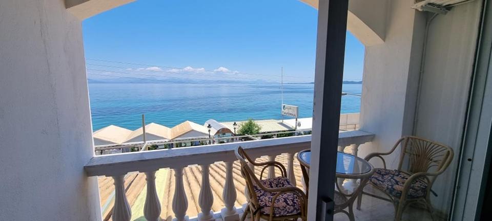 Ionian Mare Aparthotel Agios Ioannis Peristeron  Bagian luar foto