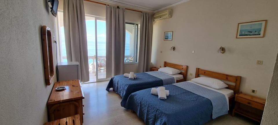 Ionian Mare Aparthotel Agios Ioannis Peristeron  Bagian luar foto