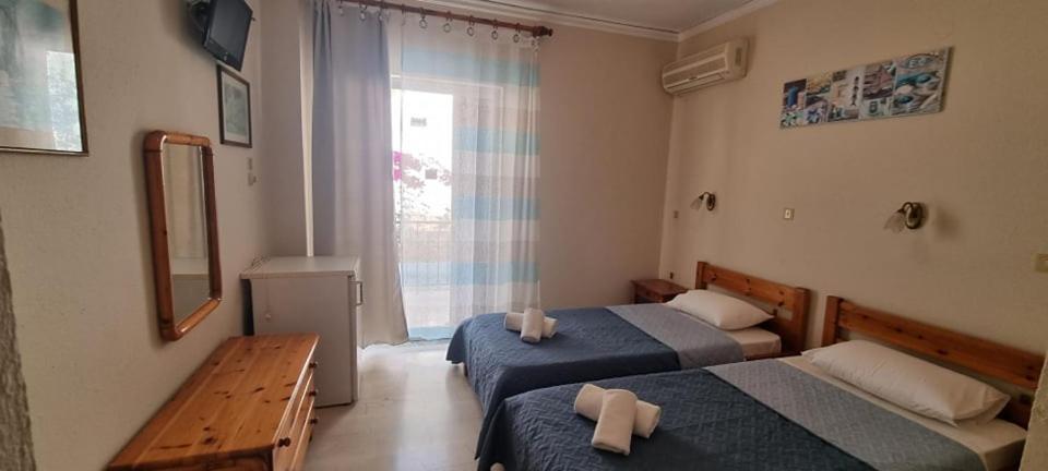 Ionian Mare Aparthotel Agios Ioannis Peristeron  Bagian luar foto