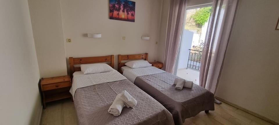 Ionian Mare Aparthotel Agios Ioannis Peristeron  Bagian luar foto