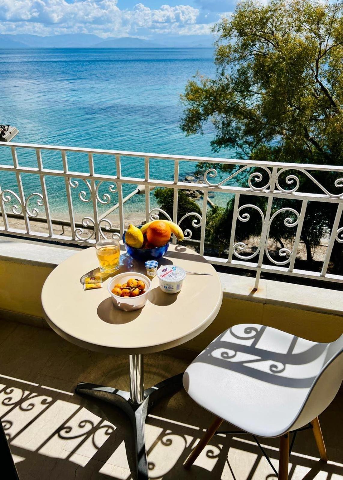 Ionian Mare Aparthotel Agios Ioannis Peristeron  Bagian luar foto