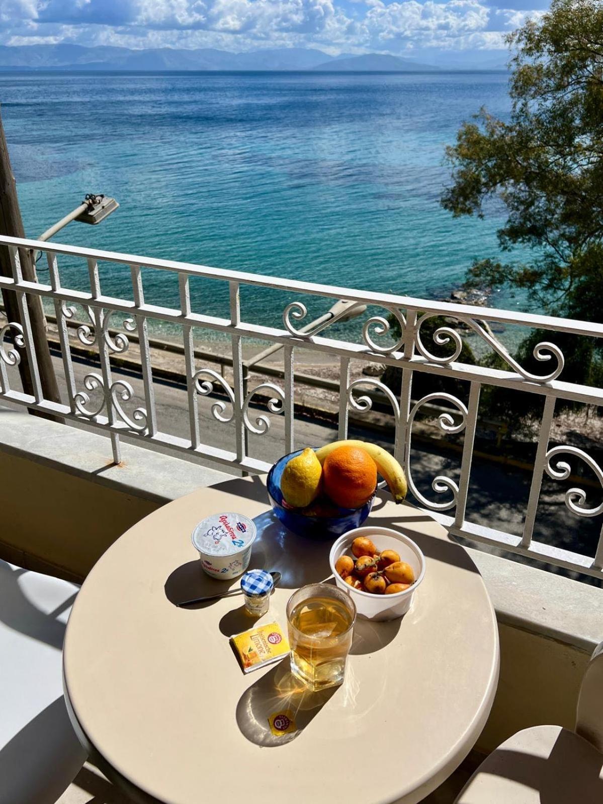 Ionian Mare Aparthotel Agios Ioannis Peristeron  Bagian luar foto
